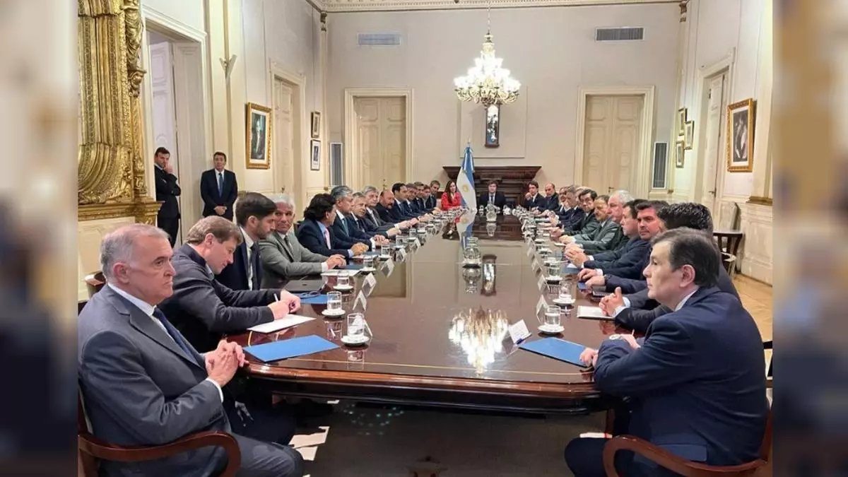 Javier Milei y los gobernadores. Javier Milei y los gobernadores.