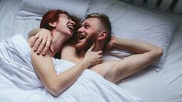 ¿El secreto del buen sexo? Mira lo que dice un profesor de sexualidad de 81 años / Imagen de teksomolika en Freepik.