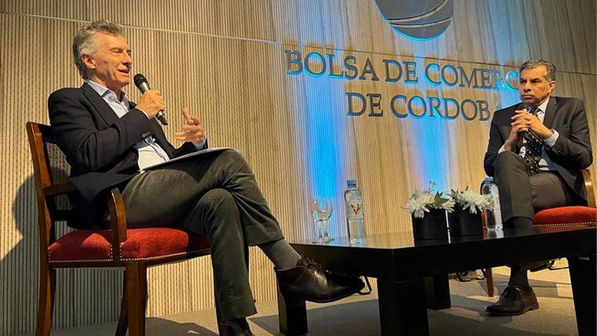 Mauricio Macri vuelve a la Bolsa de Comercio. Mauricio Macri vuelve a la Bolsa de Comercio. 