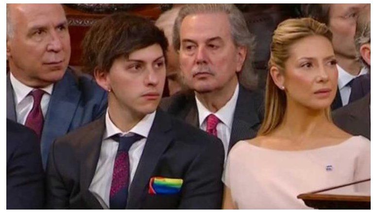 Dyhzy, el hijo de Alberto F., llevó un pañuelo LGBT (y estalló Twitter)