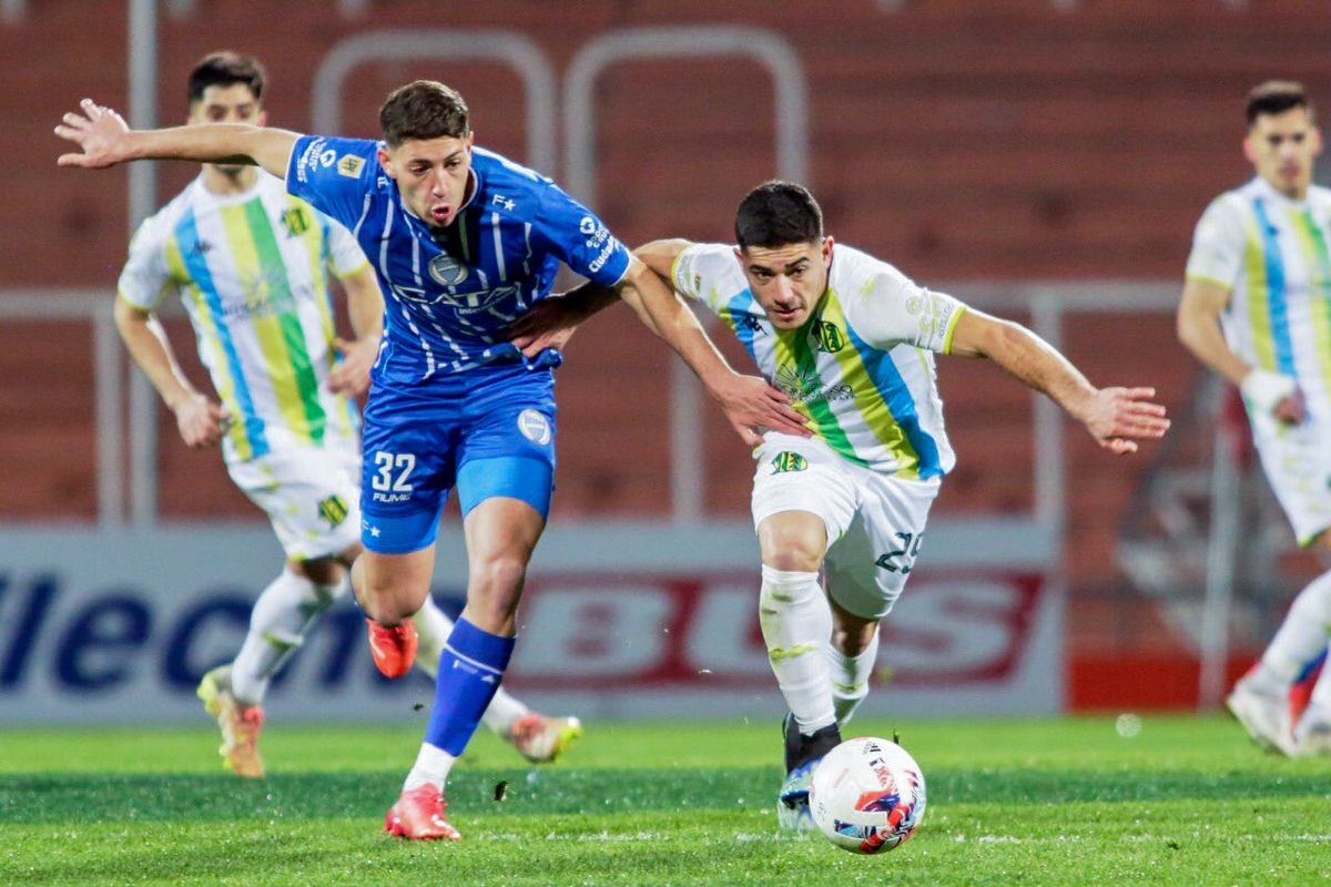 Aldosivi volvió a caer: Fue 0-2 vs. Godoy Cruz en Mendoza (11/8). (Foto: Noticias Argentinas).