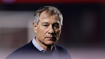 Ariel Holan no renueva con Rosario Central y deja el club. Ariel Holan no renueva con Rosario Central y deja el club.