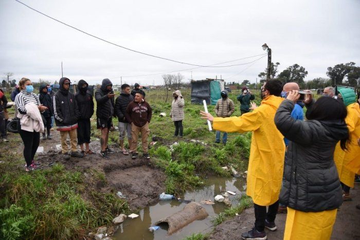 Guido Giana fue conocido mediática y políticamente en 2020 por el conflicto por la usurpación y posterior desalojo de un importante predio en Guernica, del cual era dueño junto con su familia. Su hermano ingresará ahora en el Directorio de Nucleoeléctrica Argentina SA. Guido Giana fue conocido mediática y políticamente en 2020 por el conflicto por la usurpación y posterior desalojo de un importante predio en Guernica, del cual era dueño junto con su familia. Su hermano ingresará ahora en el Directorio de Nucleoeléctrica Argentina SA.