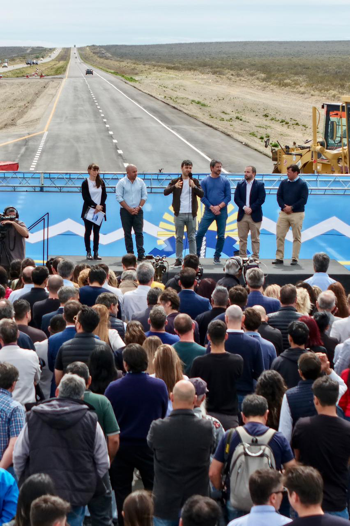El gobernador Ignacio Torres habló en la inauguración del trato que está de fondo El gobernador Ignacio Torres habló en la inauguración del trato que está de fondo