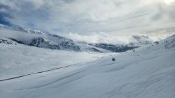 Baqueira Beret, el destino invernal más exclusivo de la nieve catalana, elegido por la realeza y viajeros que buscan esquí y discreción. Baqueira Beret, el destino invernal más exclusivo de la nieve catalana, elegido por la realeza y viajeros que buscan esquí y discreción.