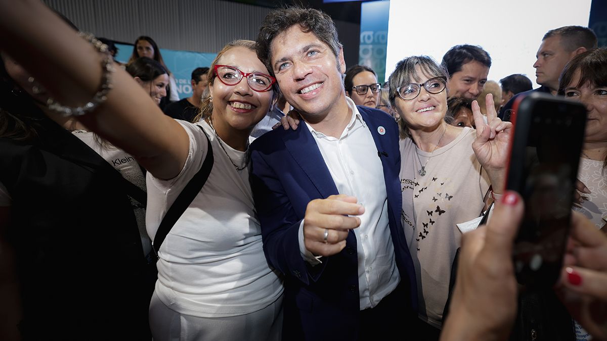 El gobernador de la provincia de Buenos Aires, Axel Kicillof, puso en funcionamiento un quirófano móvil para el área de Zoonosis de Avellaneda. El gobernador de la provincia de Buenos Aires, Axel Kicillof, puso en funcionamiento un quirófano móvil para el área de Zoonosis de Avellaneda.