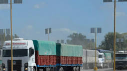 altText(La pelea transporte vs. mandatarios hace peligrar el abastecimiento)}