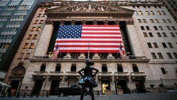 Se pincha la inteligencia artificial y se lleva puestas a las empresas tecnológicas.
