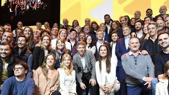 La foto del neuvo PRO, entre ellos, la diputada nacional Diana Fernández Molero. La foto del neuvo PRO, entre ellos, la diputada nacional Diana Fernández Molero.