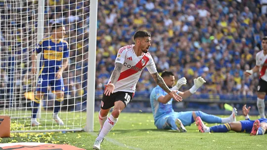 Nicolás Ramírez no tuvo que dudar en el golazo de Manuel Lanzini.