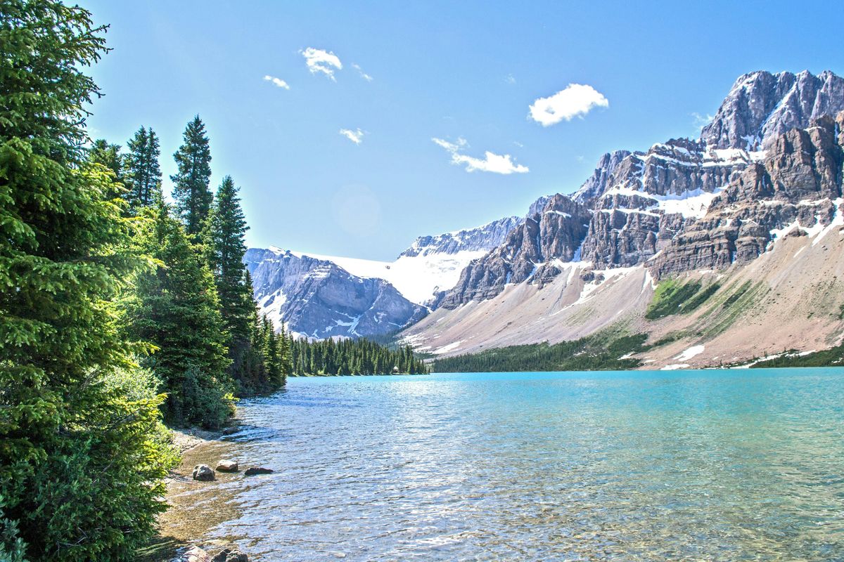 Banff National Park, en las Montañas Rocosas de Canadá, combina lagos glaciares, bosques alpinos y paisajes que cambian por completo según la estación. Banff National Park, en las Montañas Rocosas de Canadá, combina lagos glaciares, bosques alpinos y paisajes que cambian por completo según la estación.