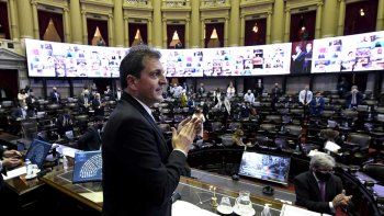 Siguen los bloopers en Diputados: “¡La concha de la lora! Toda la noche despierta al pedo”