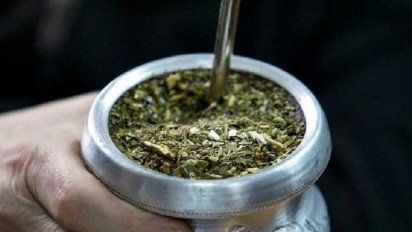 Tomar mate, cada vez más caro: Yerbateros acordaron suba del 32%