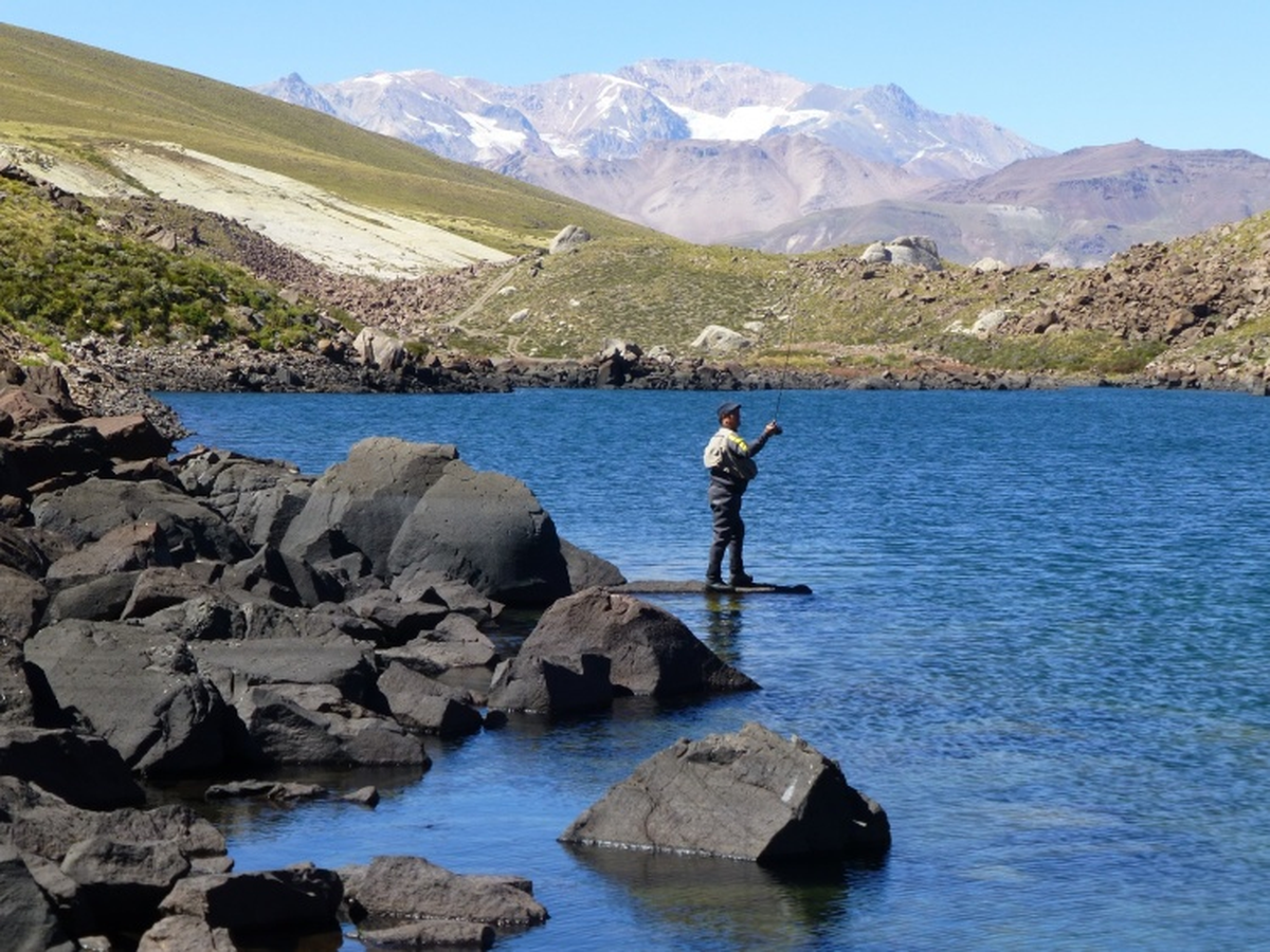 Los Cerrillos, uno de los mejores lugares de la Patagonia recomendados para la pesca.