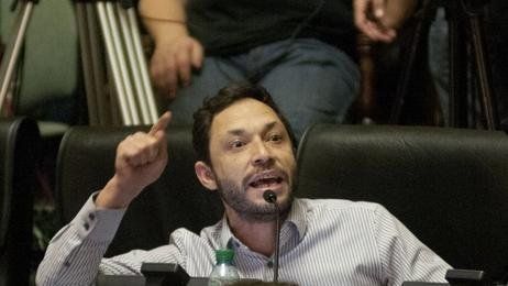 Maximiliano Ferraro apuntó a la imposible permanencia en el cargo de Manuel Adorni. Maximiliano Ferraro apuntó a la imposible permanencia en el cargo de Manuel Adorni.