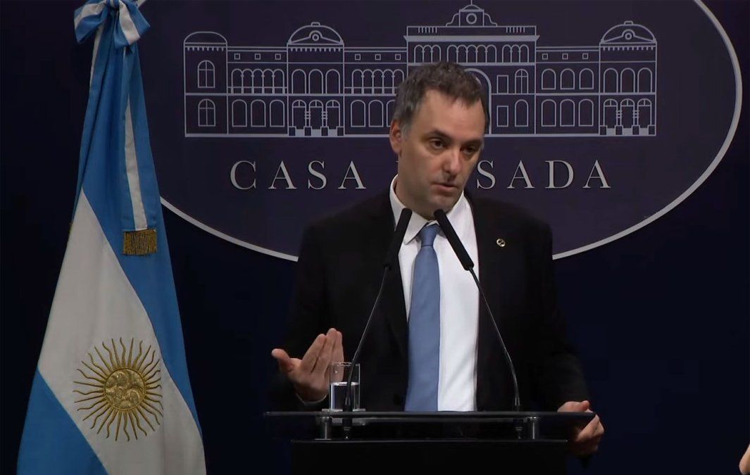 El vocero presidencial, Manuel Adorni, este miércoles en conferencia de prensa en la Casa Rosada.&nbsp;
