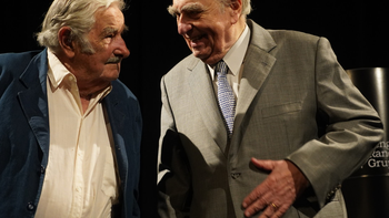 Mujica y Sanguinetti opinaron desde Uruguay sobre el candidato a presidente argentino Javier Milei. Mujica y Sanguinetti opinaron desde Uruguay sobre el candidato a presidente argentino Javier Milei.