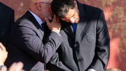 Rodri junto a Luis de la Fuente durante los festejos de España tras conquistar el Mundial 2026. El mediocampista quedó en el centro de una puja entre Real Madrid y Barcelona.