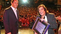 altText(Scioli lucha con la ola salarial... mejor que Cristina no escuche a Cacho Castaña)}