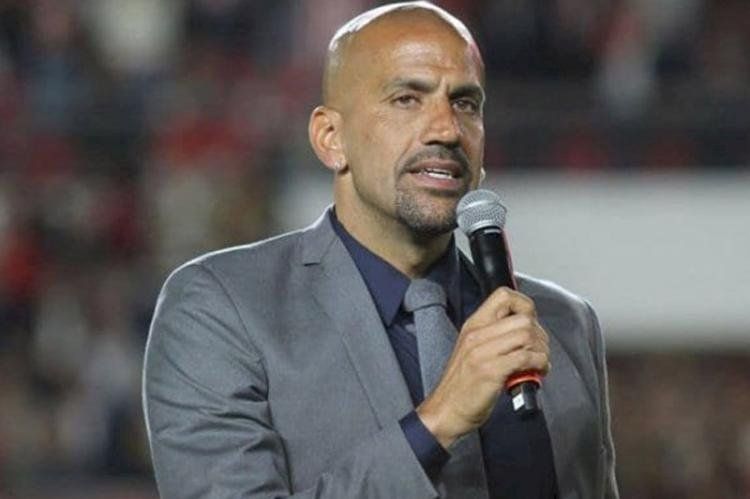 Juan Sebastián Verón aseguró este jueves (25/03) que “no estoy en campaña por dirigir la AFA, hoy no está en mi cabeza, no lo sé en un futuro”. En tanto, el presidente de la Asociación del Fútbol Argentino (AFA), Claudio “Chiqui” Tapia, enfrenta un nuevo