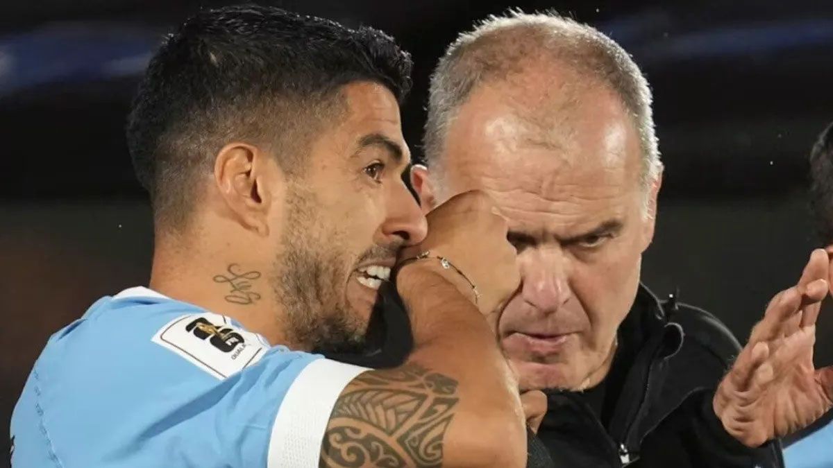 El ex futbolista Richard Morales pronunció duras críticas contra Luis Suárez y denunció una “campaña” para echar a Marcelo Bielsa como DT de la Selección de Uruguay. El ex futbolista Richard Morales pronunció duras críticas contra Luis Suárez y denunció una “campaña” para echar a Marcelo Bielsa como DT de la Selección de Uruguay.
