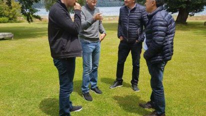 Cumbre en Cumelén: Macri pide una 'ayudita' a Cornejo y Morales