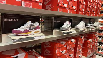 Locura: outlet liquida zapatillas de marca con hasta 50% de descuento