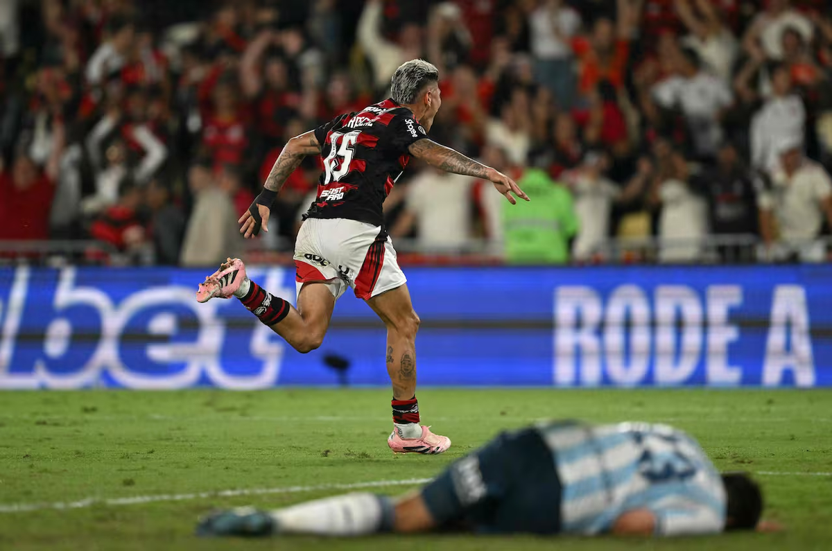 Flamengo se llevó puesto a Racing en la ida pero solo pudo sacar ventaja de un gol. Flamengo se llevó puesto a Racing en la ida pero solo pudo sacar ventaja de un gol.
