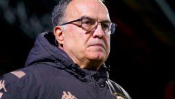 altText(Leeds United de Bielsa volvió a perder puntos, empató y quedó como único escolta)}