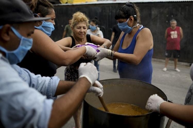 Los comedores populares son un foco de contagio.