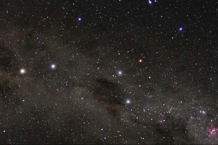 La Navidad alberga el misterio de la vida alumbrada y contenida en el cuerpo de un niño: Uno deseado a tal punto, que tres sabios de oriente desafiaron el desierto de la incertidumbre guiados por una estrella hacia su encuentro, al amparo de una noche profunda. ¿Es relato mítico o ciencia? La Navidad alberga el misterio de la vida alumbrada y contenida en el cuerpo de un niño: Uno deseado a tal punto, que tres sabios de oriente desafiaron el desierto de la incertidumbre guiados por una estrella hacia su encuentro, al amparo de una noche profunda. ¿Es relato mítico o ciencia?