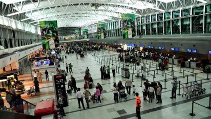 Se extiende el cierre de fronteras y la prohibición de ingreso de extranjeros