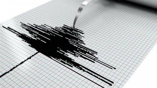 Doble advertencia en Japón tras terremoto.