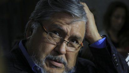 Fernando Chino Navarro queda en ridículo