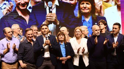 Maximiliano Pullaro felicitó a Massa y Milei pero generó dudas