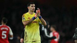 ¿Se queda en Aston Villa? El gigante de Italia que le cerró la puerta al Dibu Martínez.