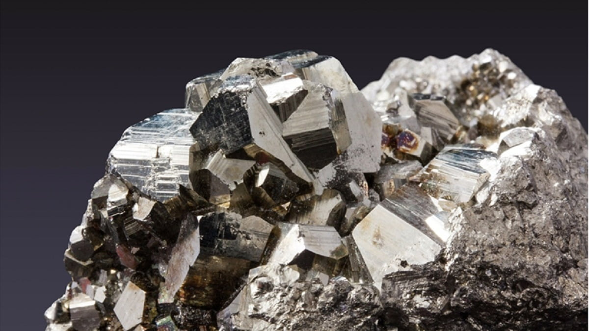 Energía: Investigadores y fabricantes líderes logran avances clave en células solares de perovskita, con eficiencias récord, mayor estabilidad y menores costos frente al silicio tradicional.Un nuevo material solar que redefine la eficiencia fotovoltaica Energía: Investigadores y fabricantes líderes logran avances clave en células solares de perovskita, con eficiencias récord, mayor estabilidad y menores costos frente al silicio tradicional.Un nuevo material solar que redefine la eficiencia fotovoltaica 