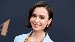 Lily Collins, hija de Phil Collins, brilló en cine y TV con papeles destacados. La fama mundial llegó con Emily in Paris, donde se convirtió en ícono de moda. Lily Collins, hija de Phil Collins, brilló en cine y TV con papeles destacados. La fama mundial llegó con Emily in Paris, donde se convirtió en ícono de moda.