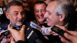 altText(Alberto F. va a Córdoba y el schiarettismo pide que no haya fotos con intendentes)}