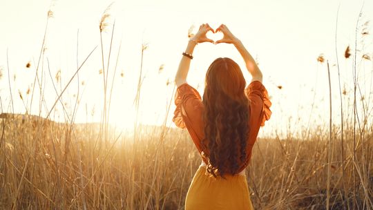 Aumenta la felicidad practicando la gratitud: 5 ideas para que comiences a hacerlo / Imagen de prostooleh en Freepik. Aumenta la felicidad practicando la gratitud: 5 ideas para que comiences a hacerlo / Imagen de prostooleh en Freepik.