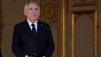 Premier de Francia bajo fuego: Golpizas y abusos a su hija en escuela católica