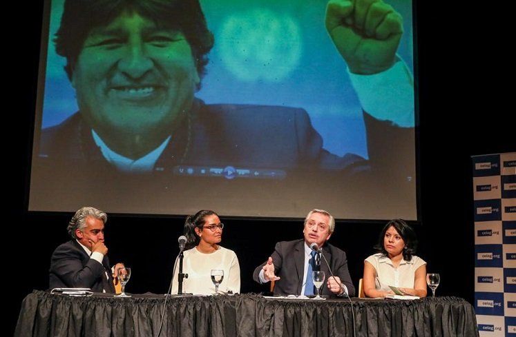 Alberto Fernández durante su intervención del libro Política y elecciones en América Latina.