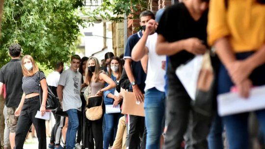 Los argentinos están preocupados&nbsp; por la economía: desempleo y salarios bajos lideran las preocupaciones.