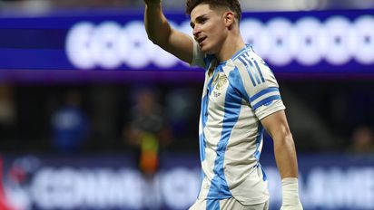 La colosal invitación de Julián Álvarez que José Maligno Torres olvidó responder