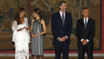 La prensa española fulmina el 'salseo transatlántico' entre Felipe VI y Juliana Awada