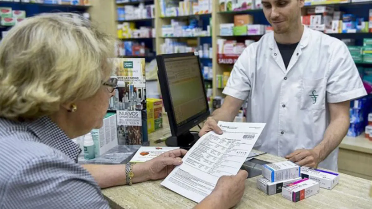 A través de un comunicado publicado este lunes (2/12) en sus redes sociales, el PAMI anunció que les quitará los medicamentos gratis a una importante cantidad de jubilados y pensionados en el marco de la "gestión ordenada y eficiente" que lleva adelante. A través de un comunicado publicado este lunes (2/12) en sus redes sociales, el PAMI anunció que les quitará los medicamentos gratis a una importante cantidad de jubilados y pensionados en el marco de la "gestión ordenada y eficiente" que lleva adelante.
