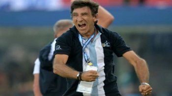 GustavoCostas se consagró campeón con Racing en la Copa Sudamericana 2024 pero sucontinuidad en el cargo depende del oficialismo. GustavoCostas se consagró campeón con Racing en la Copa Sudamericana 2024 pero sucontinuidad en el cargo depende del oficialismo.