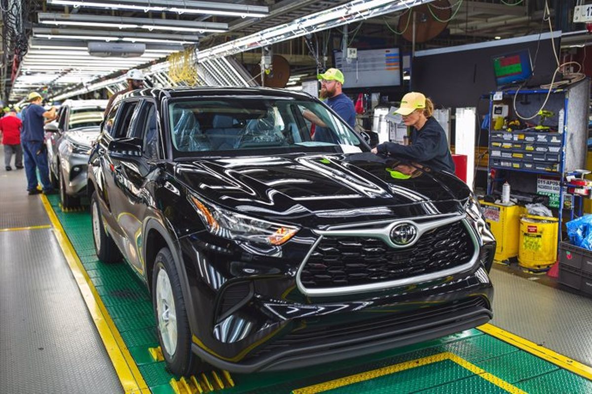 Toyota cambia su liderazgo global. Toyota cambia su liderazgo global. 