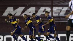 Moderado festejo de Boca tras el gol a Claypole