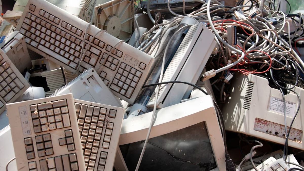 La obsolescencia tecnológica programada acorta la vida de los distintos dispositivos digitales de uso cotidiano y es una grave amenaza al medio ambiente. La obsolescencia tecnológica programada acorta la vida de los distintos dispositivos digitales de uso cotidiano y es una grave amenaza al medio ambiente.